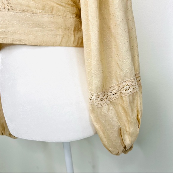 Boutique Light Camel Boho Embroidered Lace V-Neck Long Sleeve Crop Blouse XS NWT - Picture 4 of 11